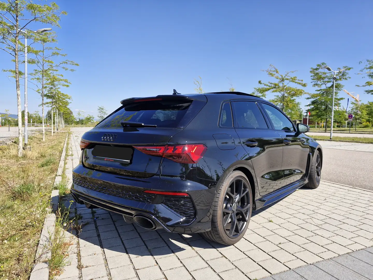 Audi RS3 B+O, Sport-AGA, HeadUp, Panorama, 360-Grad-Kamera Schwarz - 2