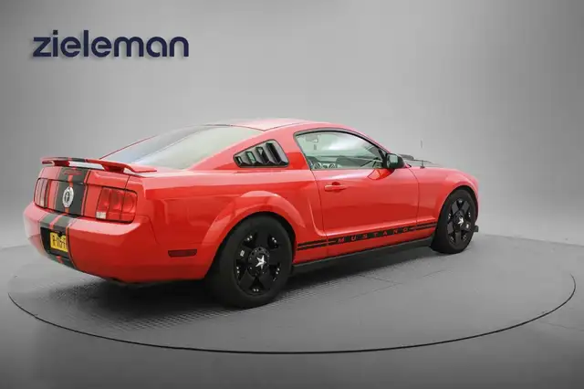 Ford Mustang view 15