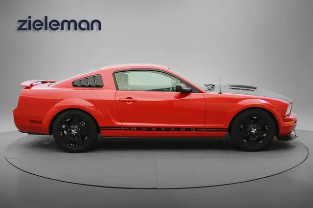 Ford Mustang view 14
