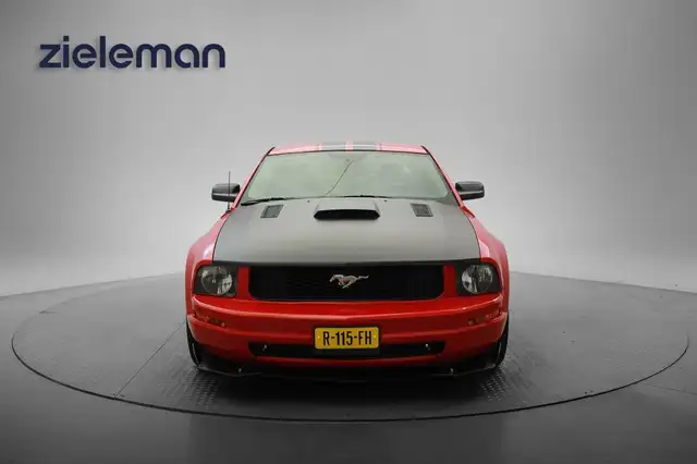 Ford Mustang view 13