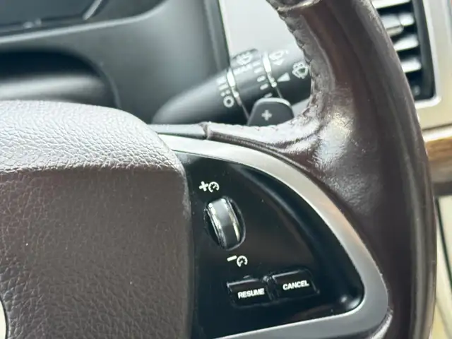 Jaguar XF view 12