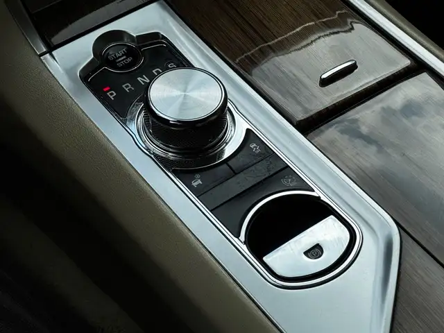 Jaguar XF view 6