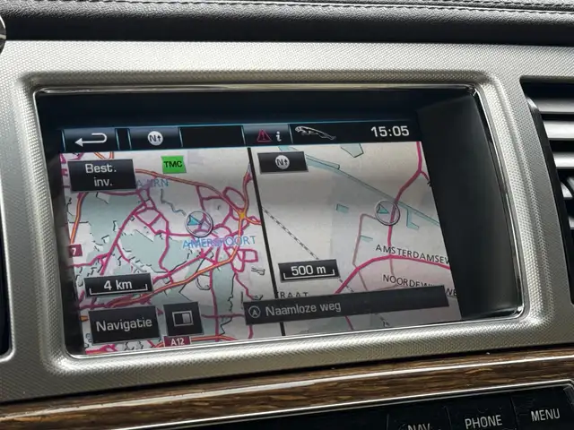 Jaguar XF view 10