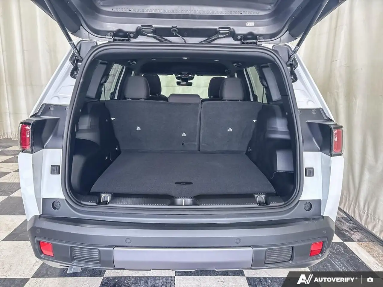 Jeep Cherokee снимка Jeep Cherokee