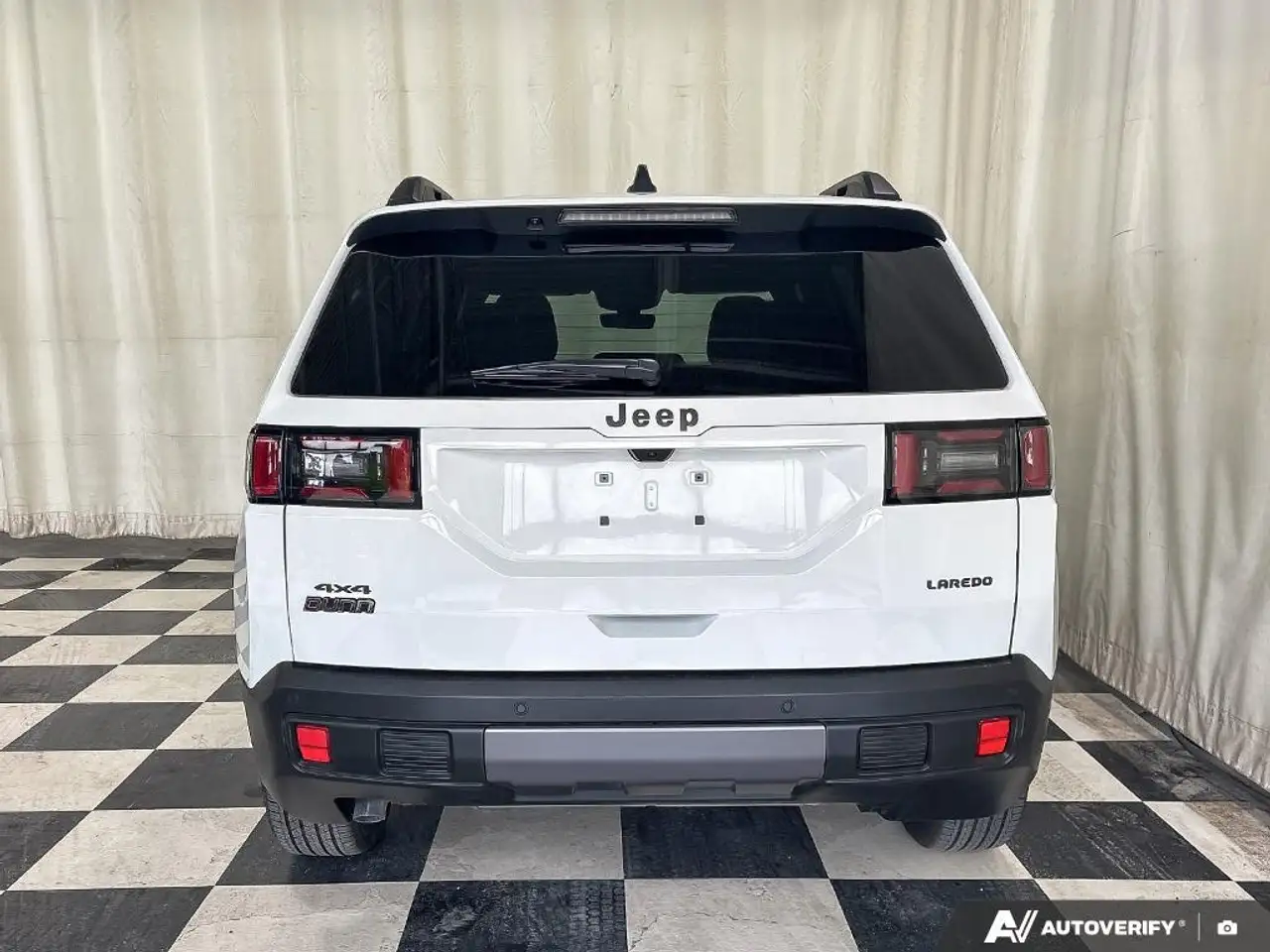 Jeep Cherokee снимка Jeep Cherokee