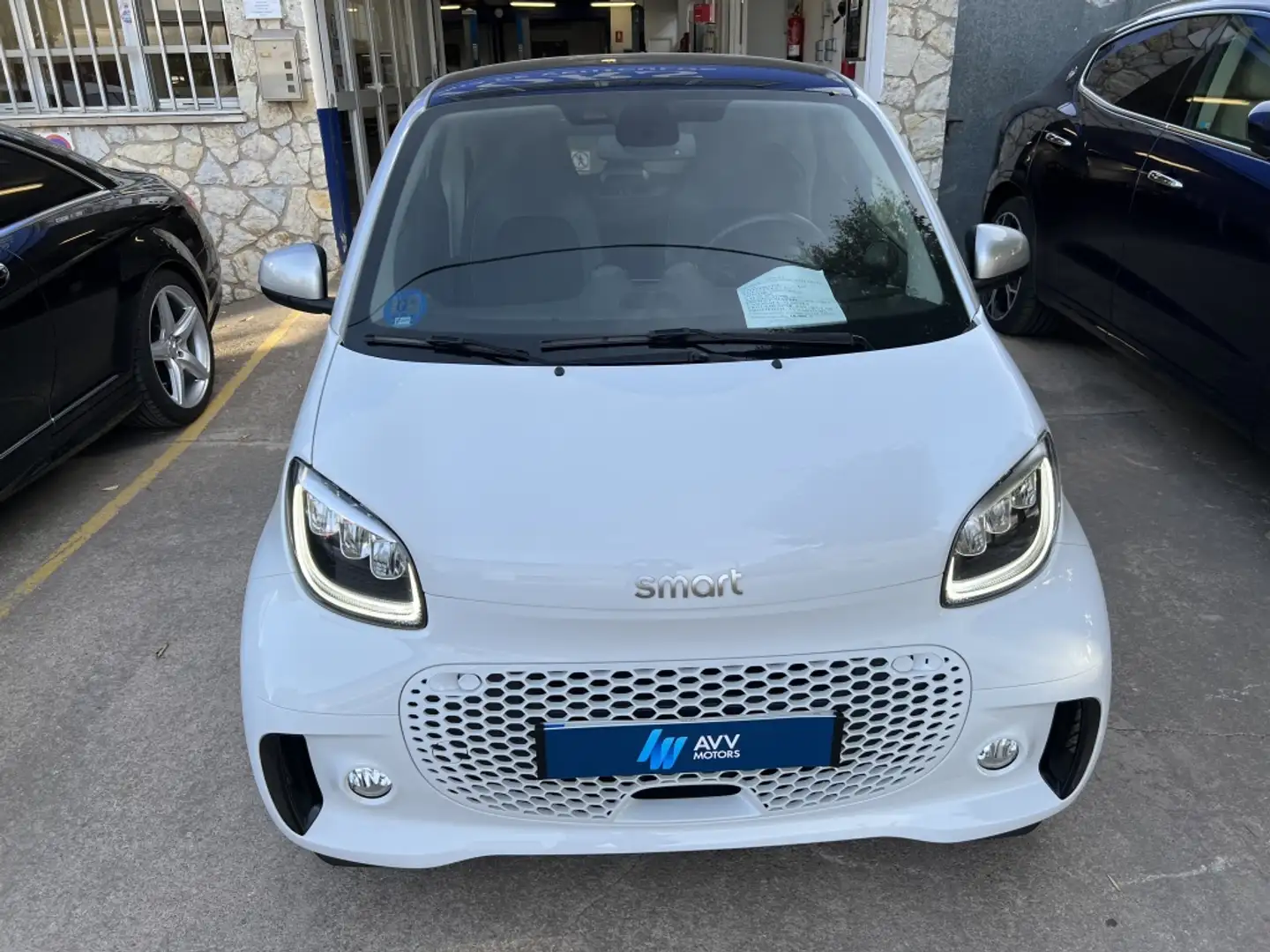 smart forTwo Coupé EQ Passion Weiß - 2