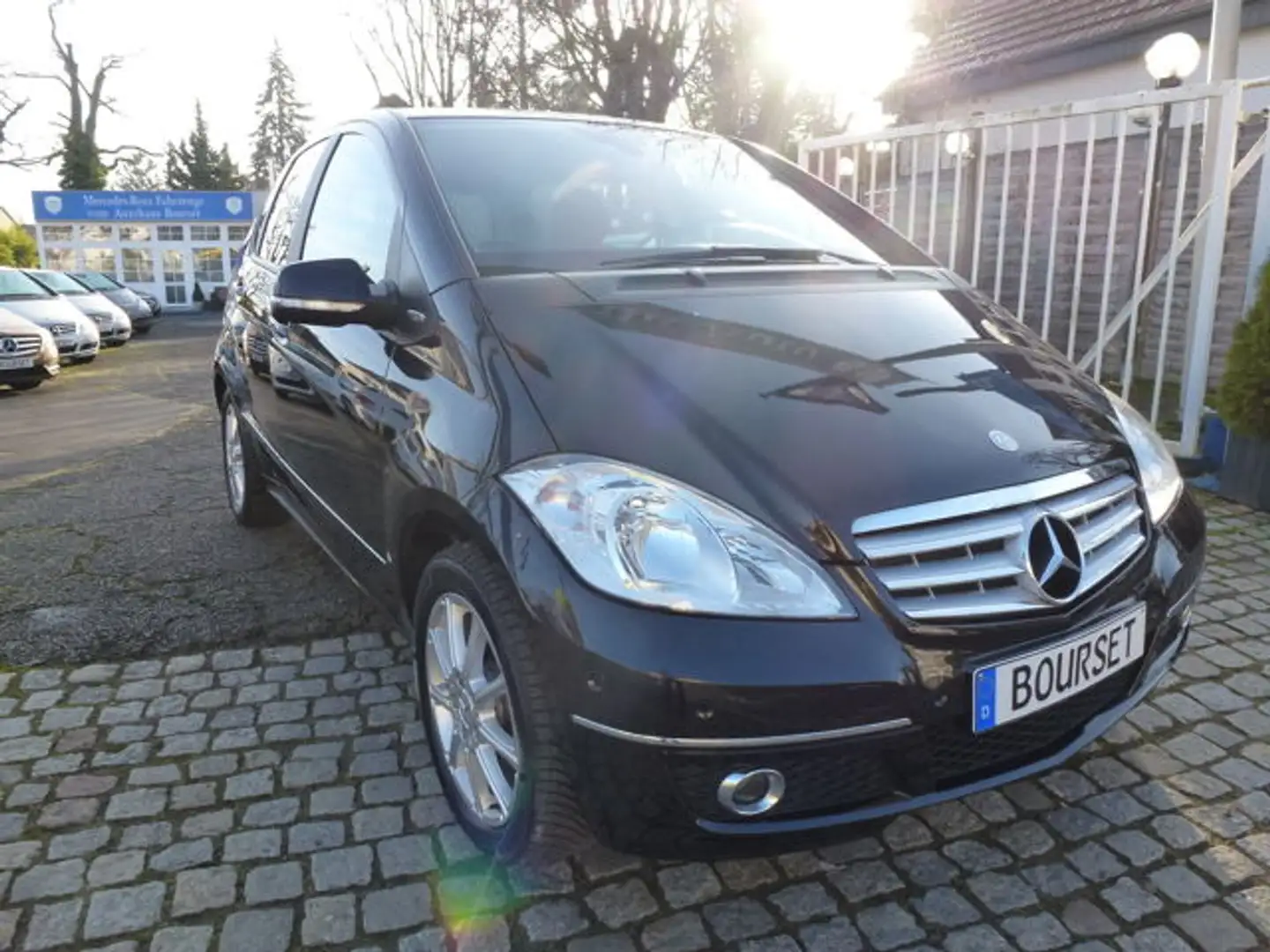 Mercedes-Benz A 160 AVANTGARDE Autom-Klima-erst 85.000KM Sitzheizung! Schwarz - 2