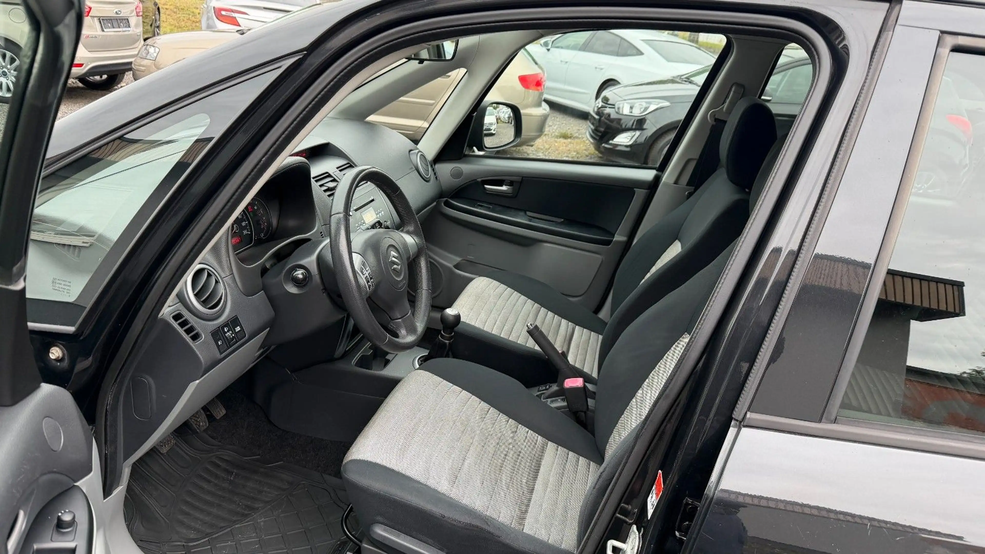 Suzuki SX4 Club Allrad Klima Navi Sitzheizung PDC — photo 8