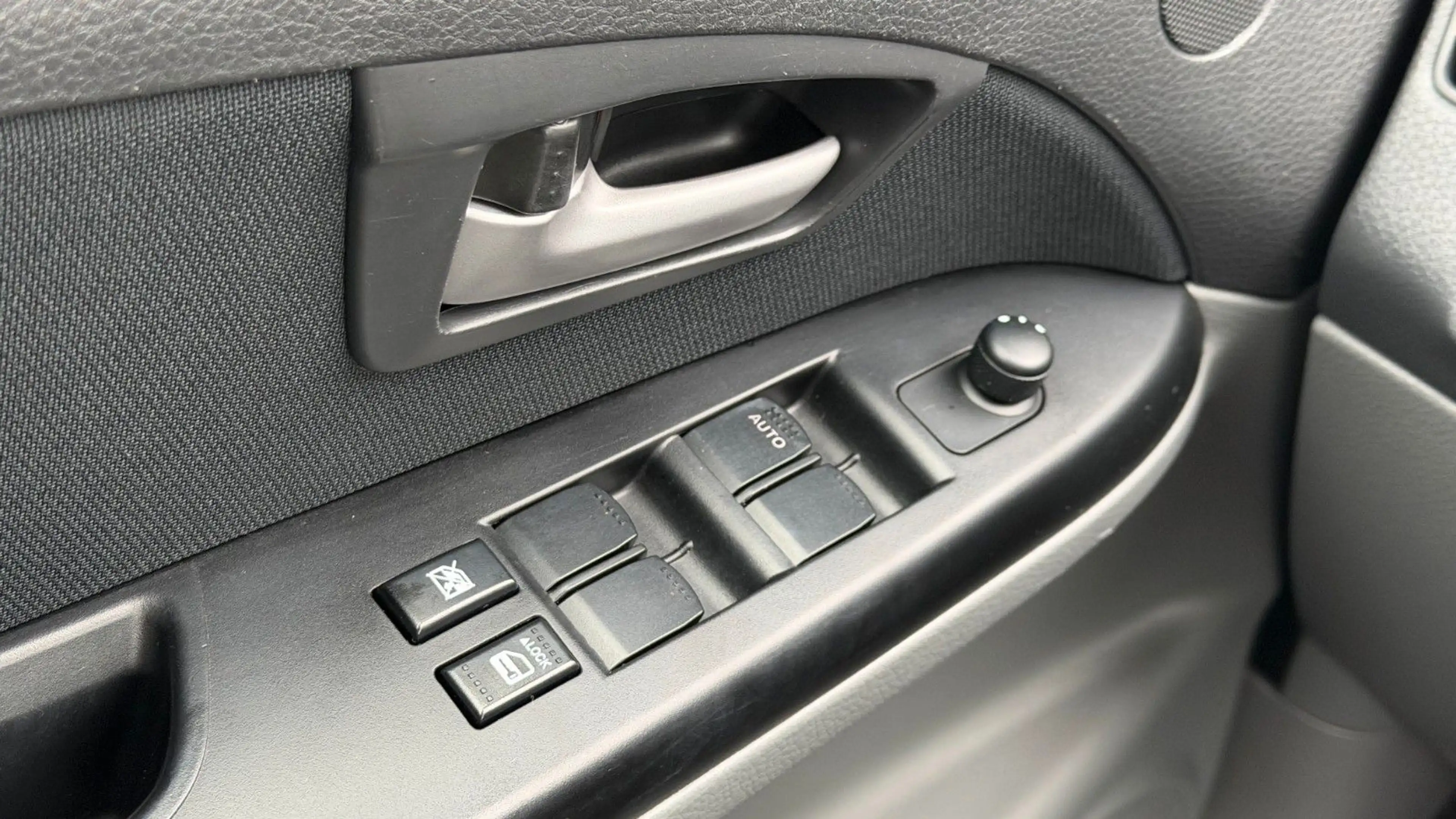Suzuki SX4 Club Allrad Klima Navi Sitzheizung PDC — photo 12