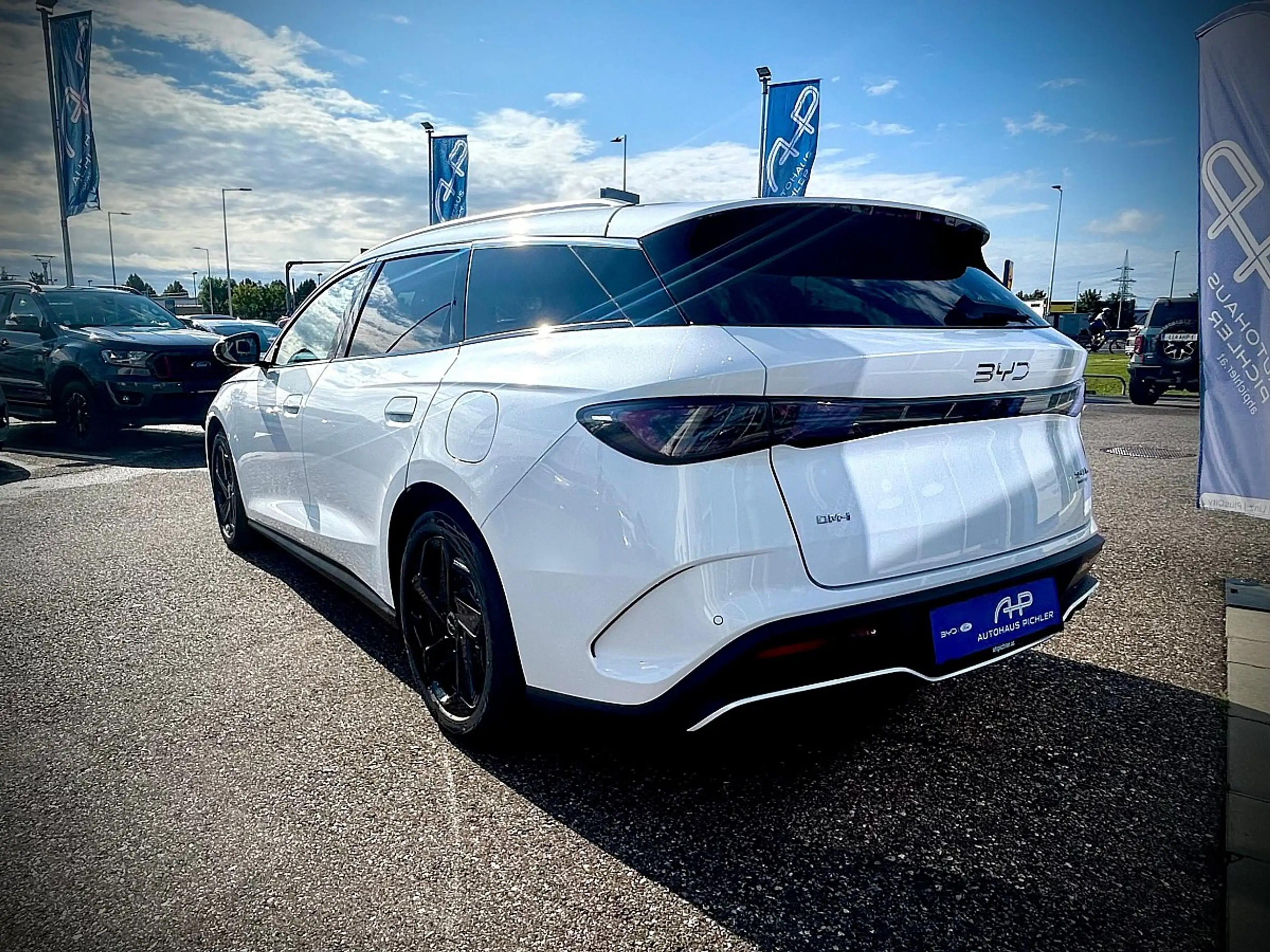 BYD Seal 6 DM-i Touring Comfort Lite PHEV 19kWh 212PS WOW ... — photo 5