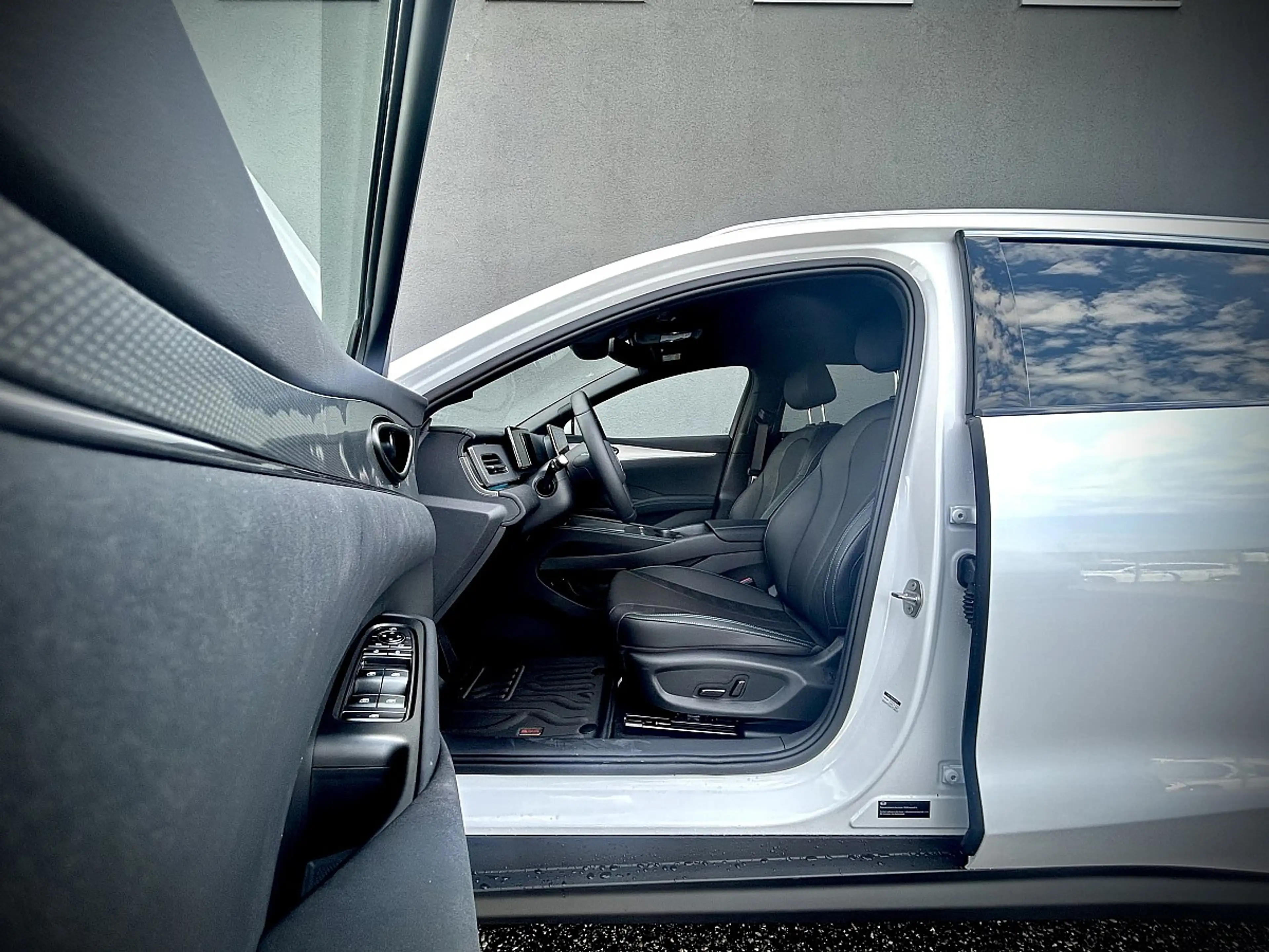 BYD Seal 6 DM-i Touring Comfort Lite PHEV 19kWh 212PS WOW ... — photo 7