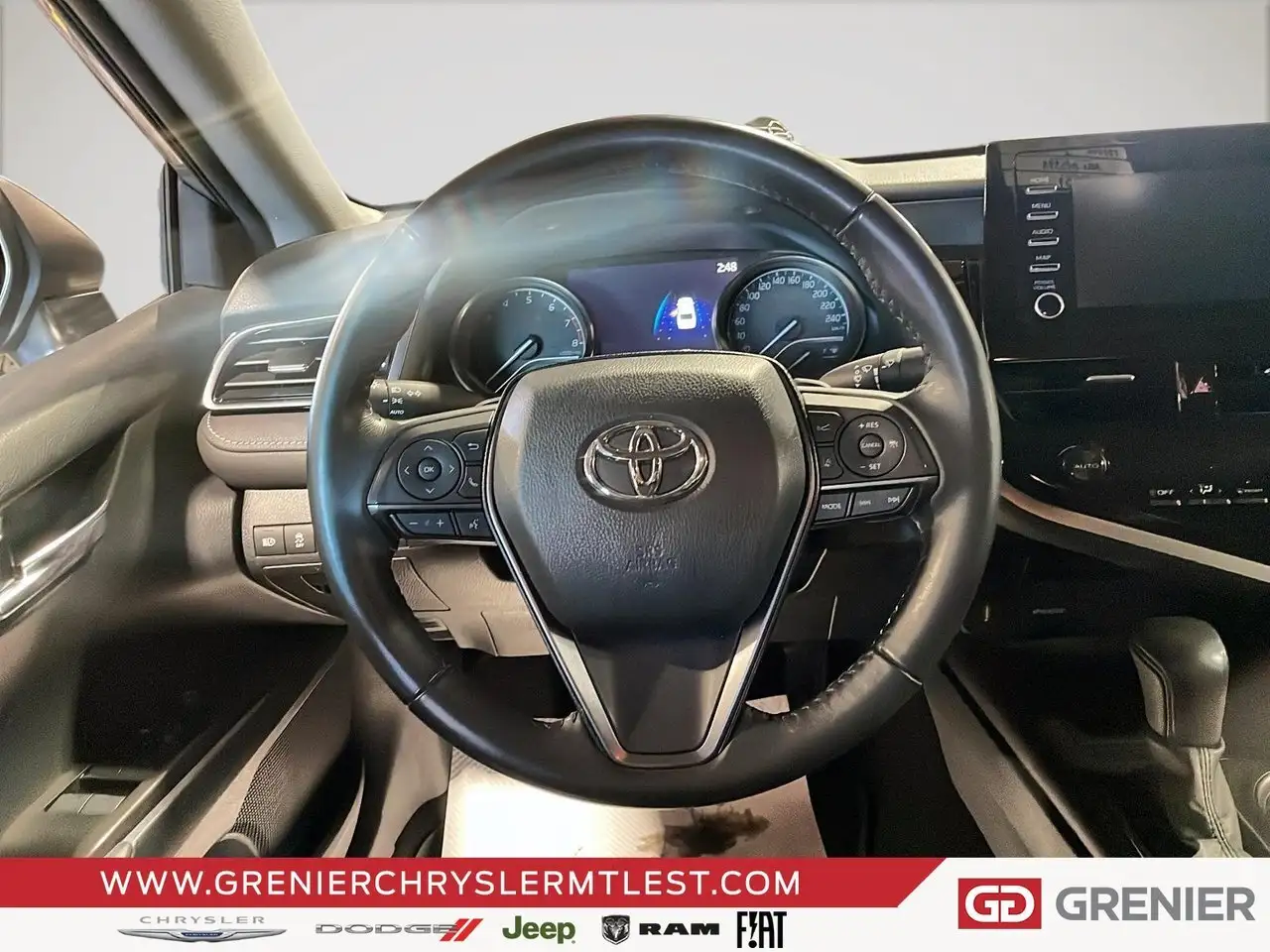 Toyota Camry снимка Toyota Camry