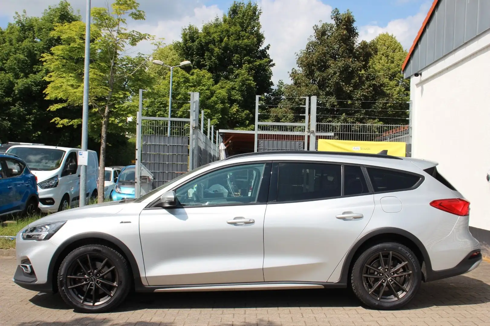 Ford Focus T.  2.0EcoBlue Active X # LEH # AHK # Navi Silber - 2