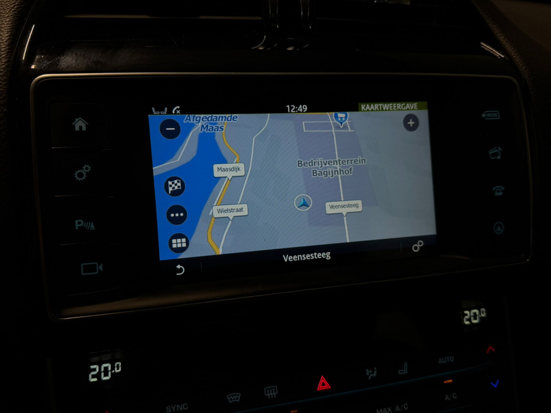 Jaguar XE 2.0 Portfolio HUD Leder NL Auto NAP — photo 18