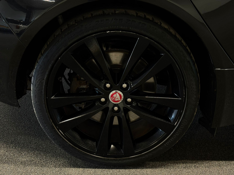 Jaguar XE 2.0 Portfolio HUD Leder NL Auto NAP — photo 13