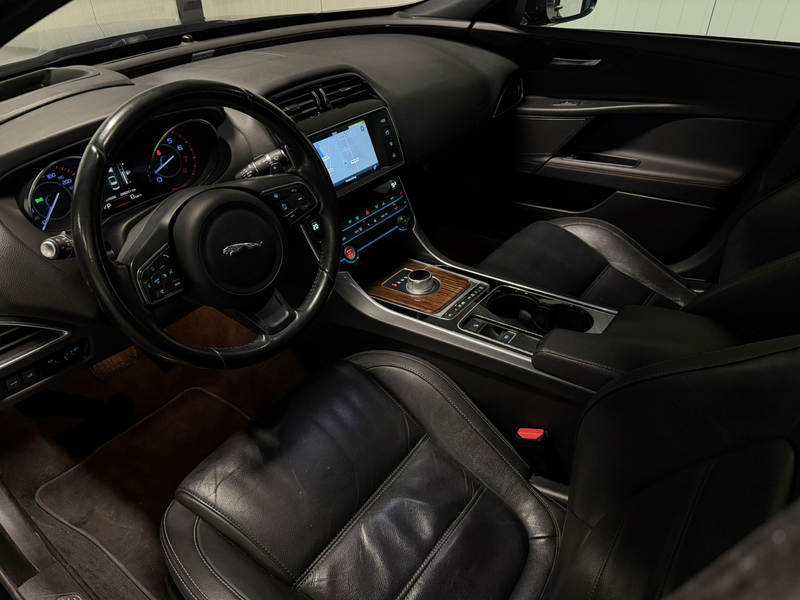 Jaguar XE 2.0 Portfolio HUD Leder NL Auto NAP — photo 5