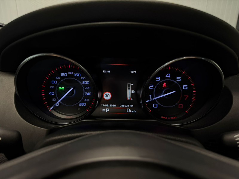 Jaguar XE 2.0 Portfolio HUD Leder NL Auto NAP — photo 14