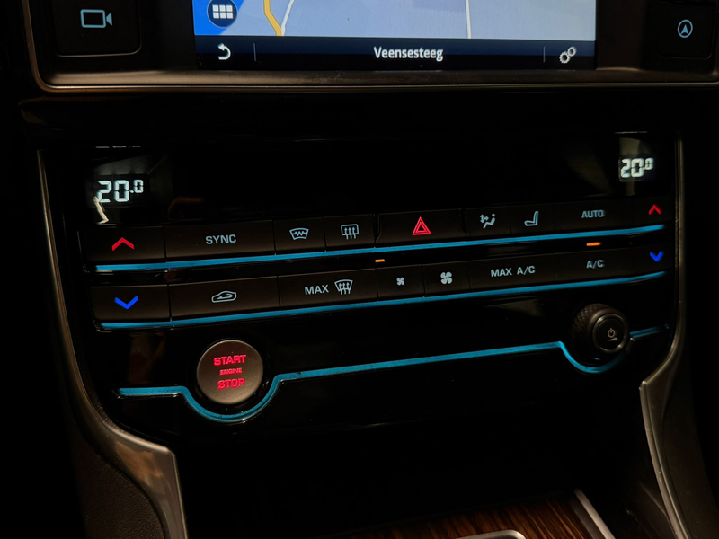 Jaguar XE 2.0 Portfolio HUD Leder NL Auto NAP — photo 17