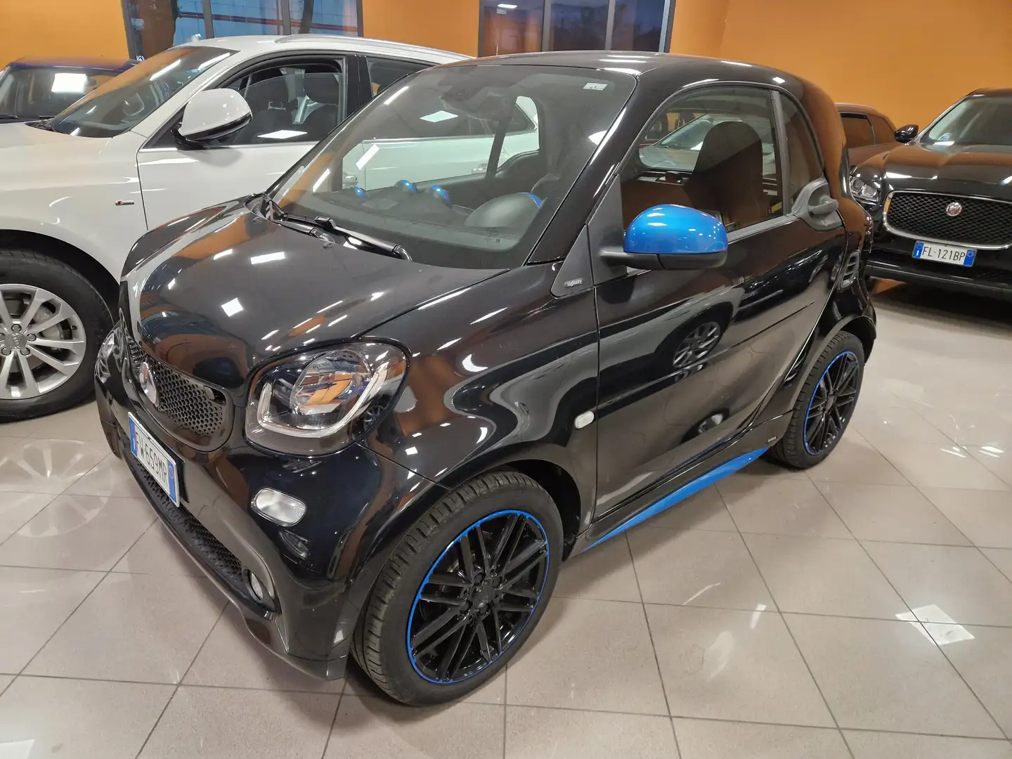 smart forTwo eq Passion nightsky Noir - 1
