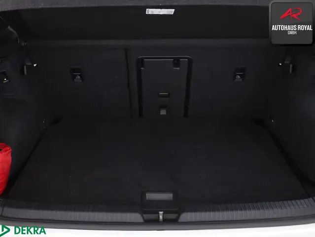 Volkswagen Golf view 13