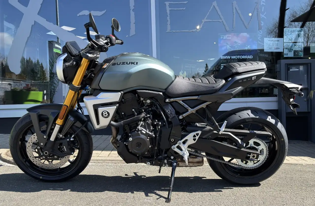 Suzuki GSX-8T