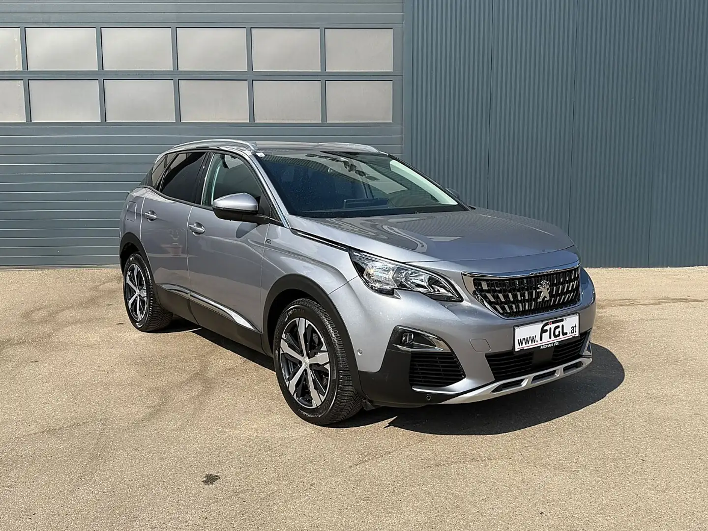 Peugeot 3008 1,2 PureTech 130 S&S EAT8 Allure Grau - 1