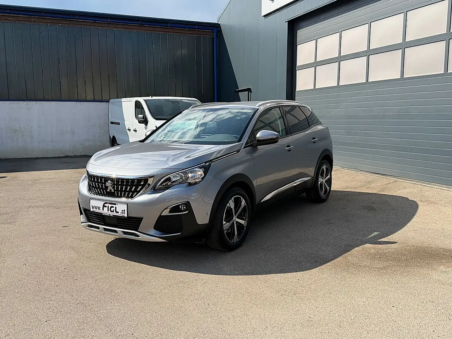 Peugeot 3008 1,2 PureTech 130 S&S EAT8 Allure Grau - 2