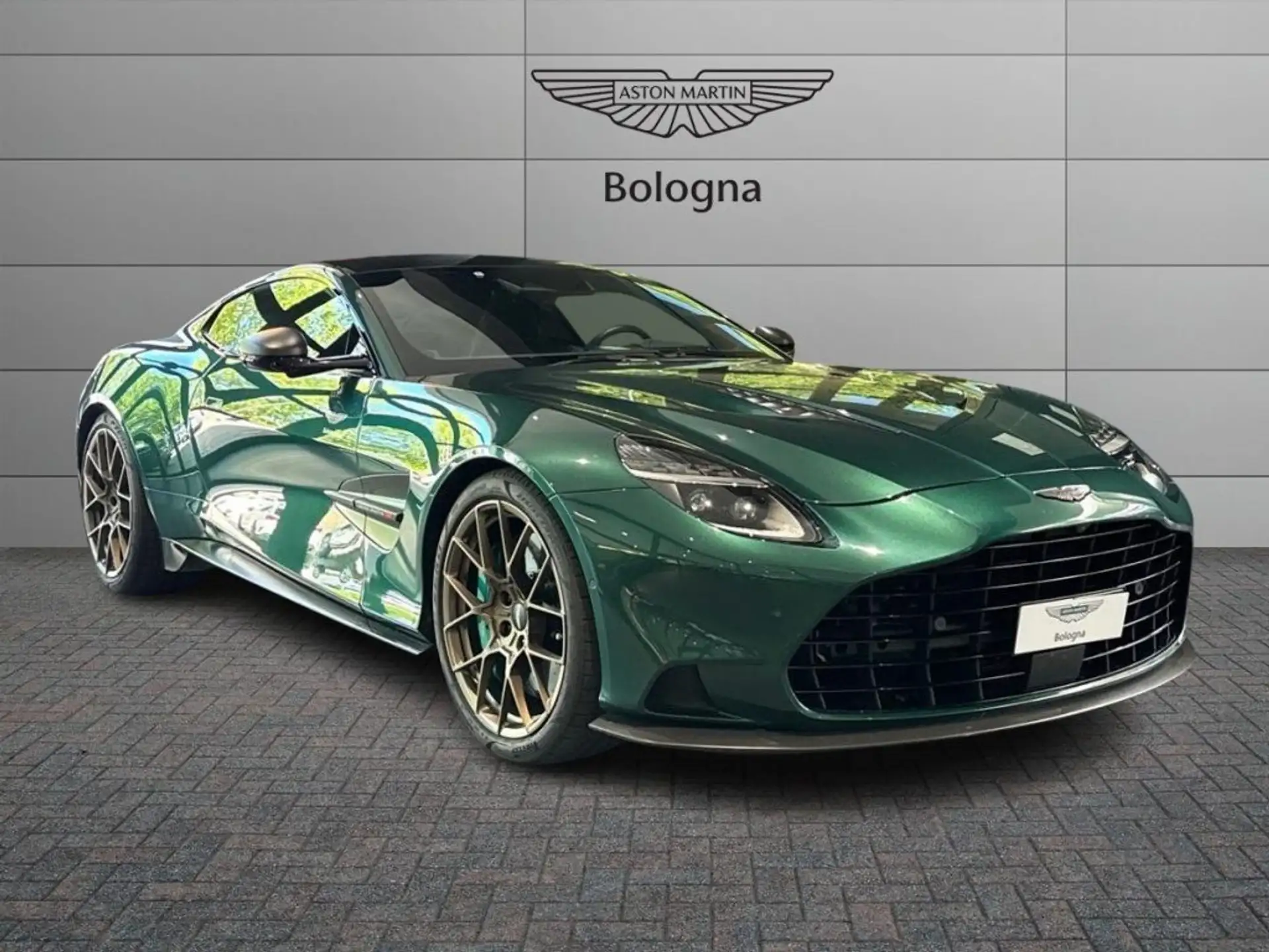 애스턴마틴 뱅퀴시 V12 Vanquish Coupé 5.2 Auto 2025 초록 사진 1
