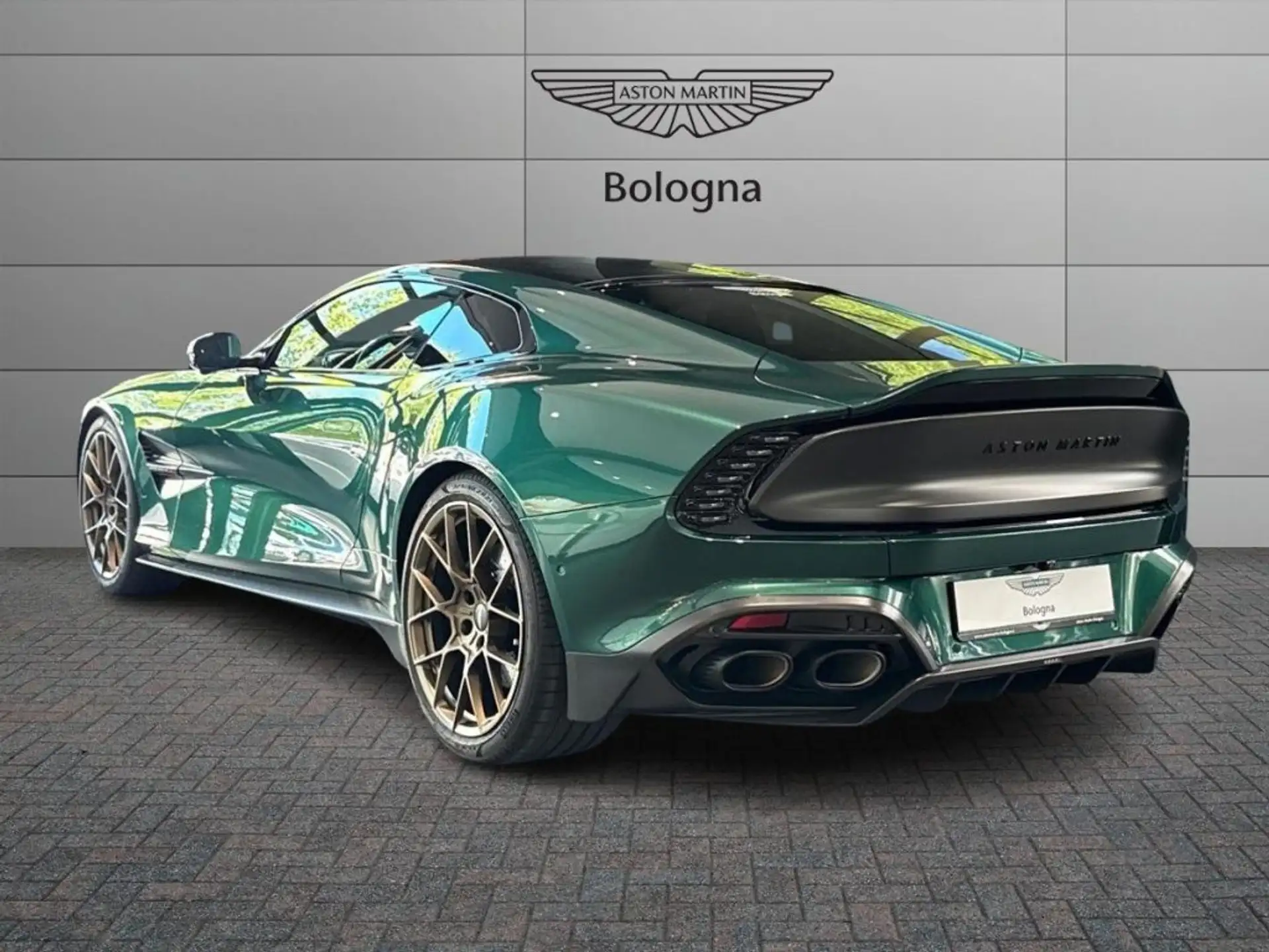 애스턴마틴 뱅퀴시 V12 Vanquish Coupé 5.2 Auto 2025 초록 사진 5