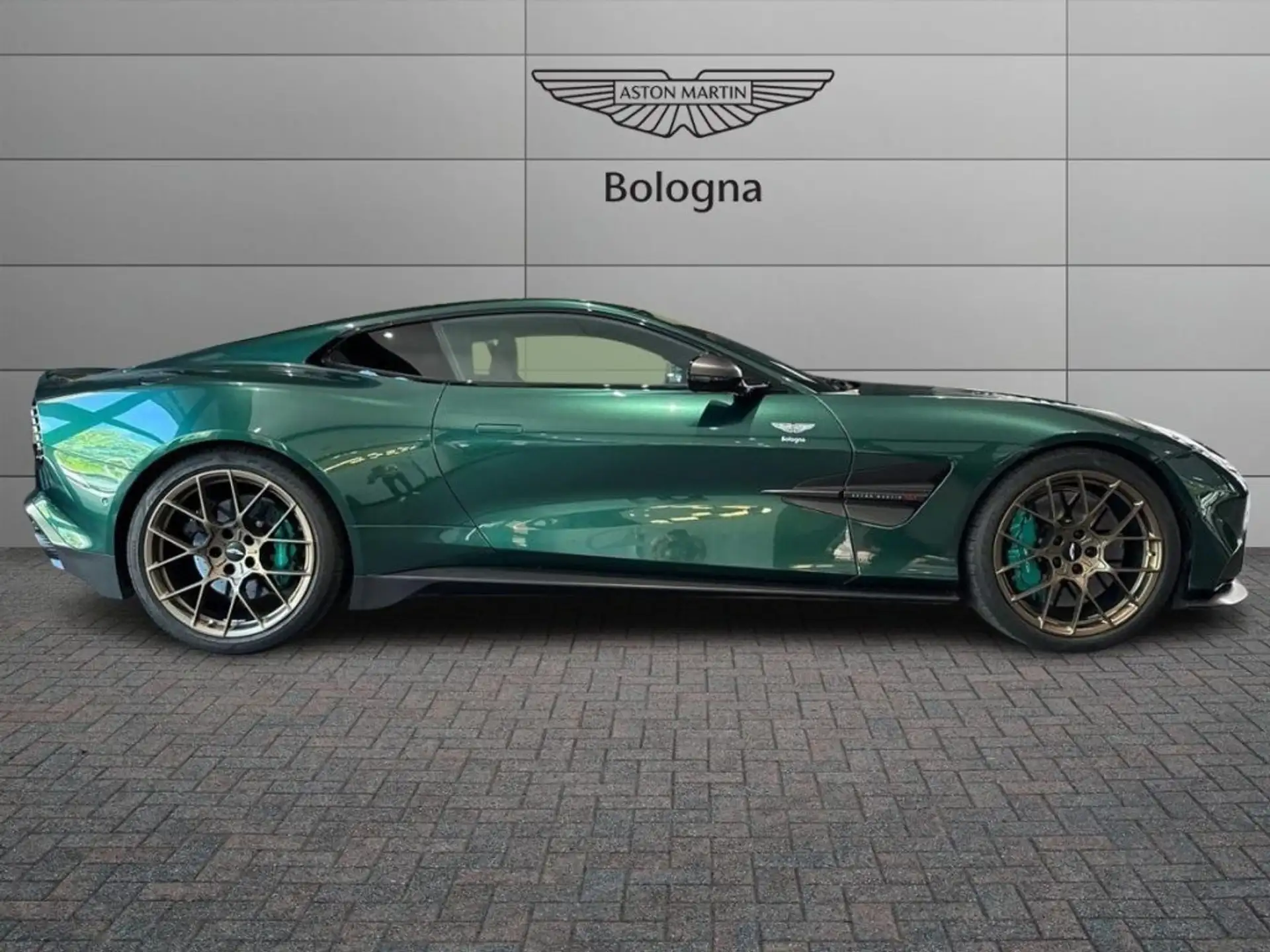 애스턴마틴 뱅퀴시 V12 Vanquish Coupé 5.2 Auto 2025 초록 사진 2