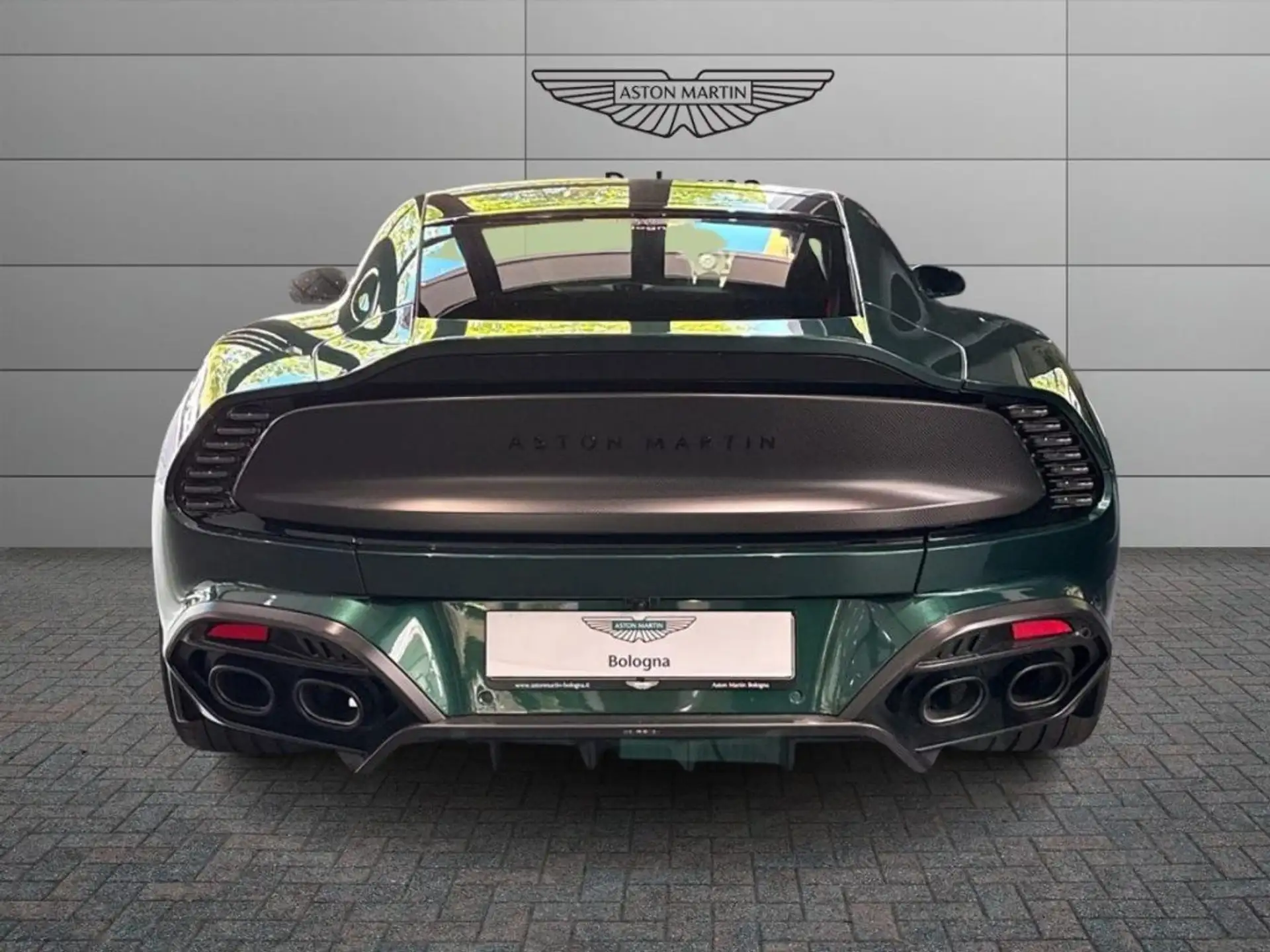 애스턴마틴 뱅퀴시 V12 Vanquish Coupé 5.2 Auto 2025 초록 사진 6