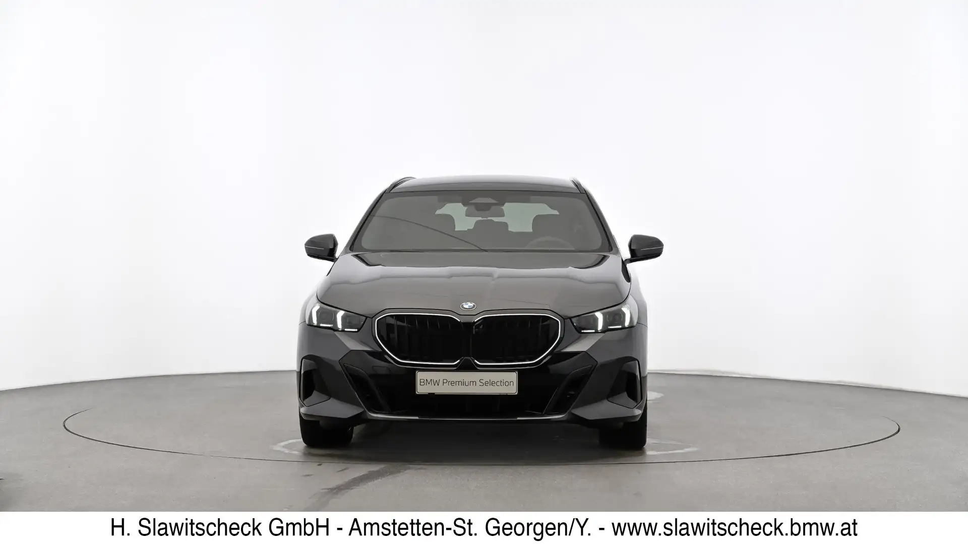 BMW 520 d xDrive G61 Grau - 2