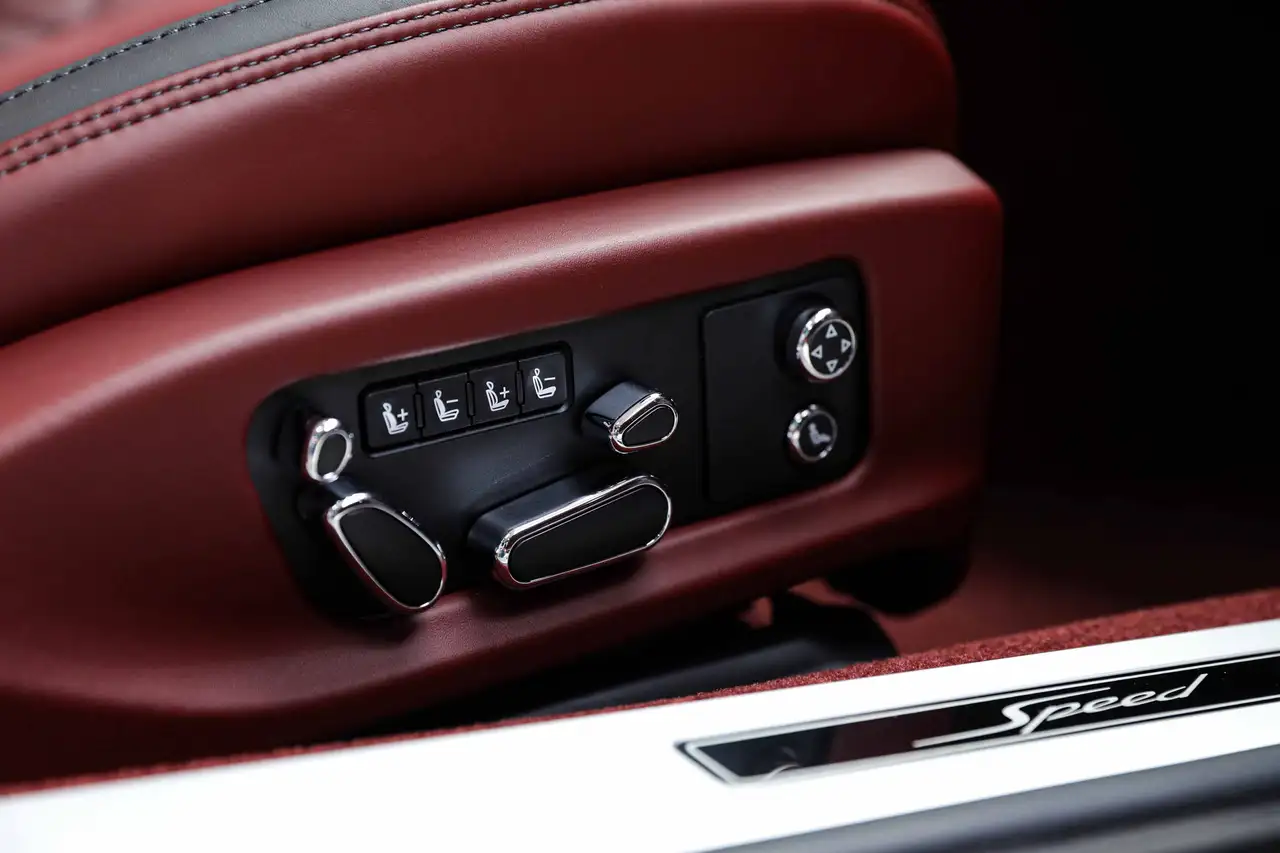 Bentley Continental GTC 2023 — фото 13