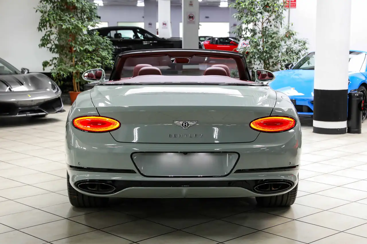 Bentley Continental GTC 2023