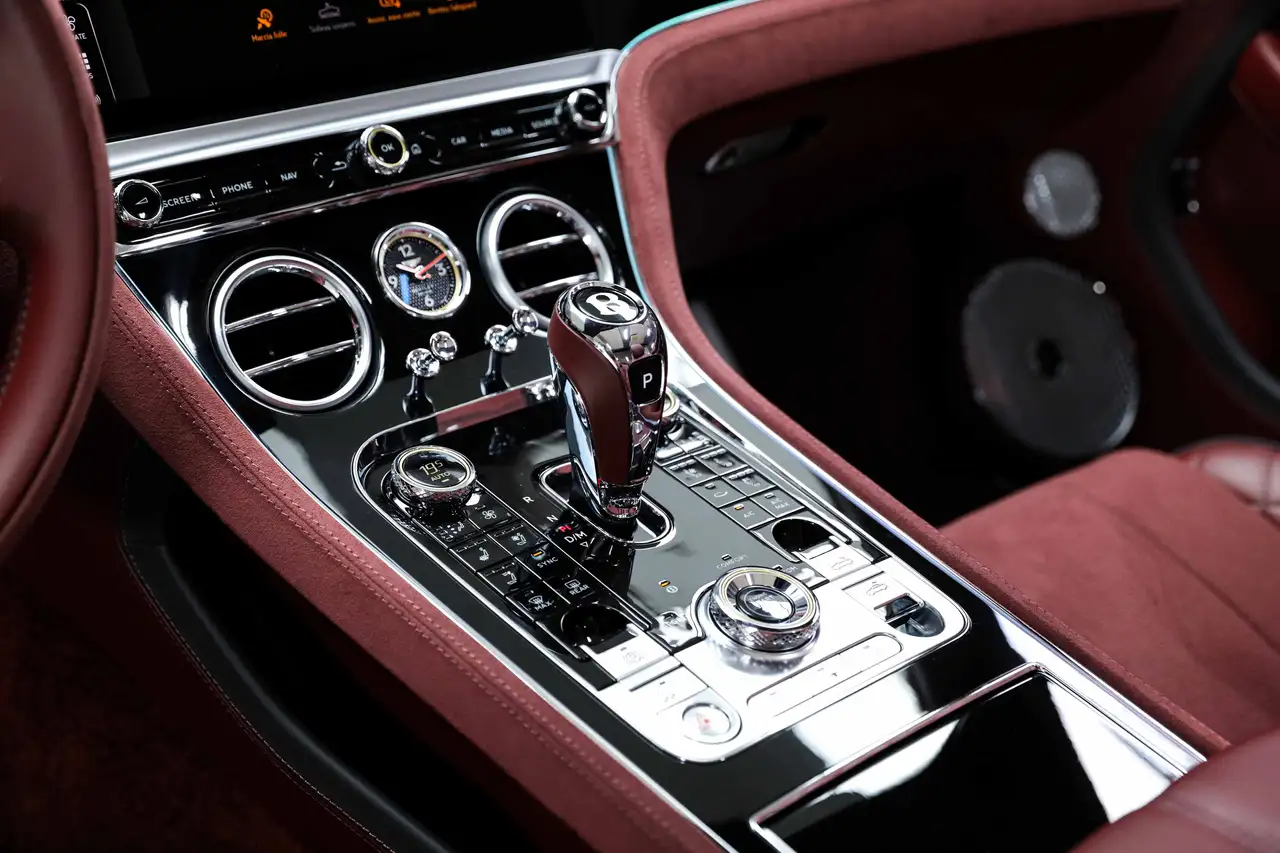 Bentley Continental GTC 2023 — фото 12