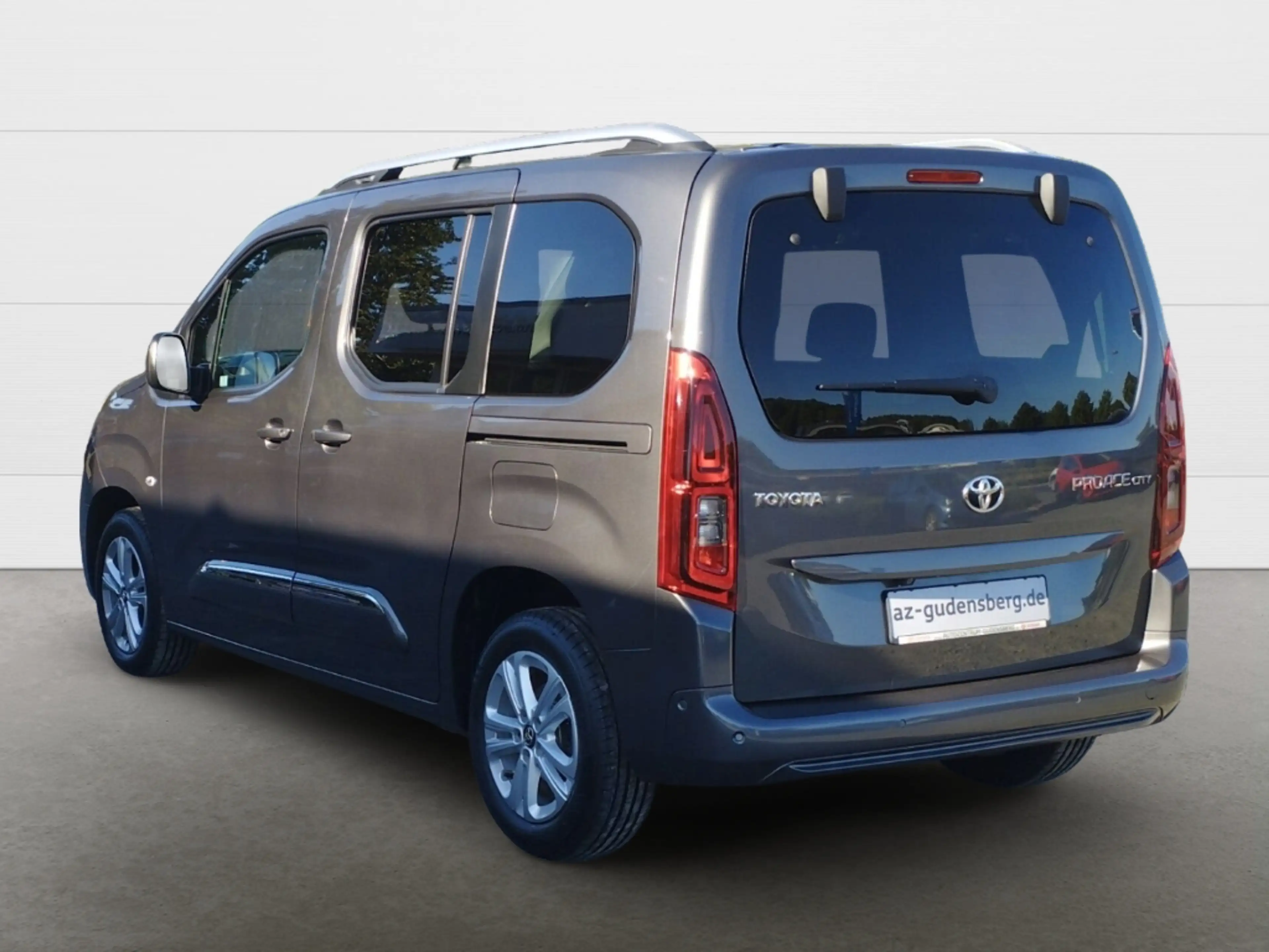 Toyota Proace City Verso Team Deutschland VERSO L1 5-TÜRIG, 1,2-L-TUR — photo 3