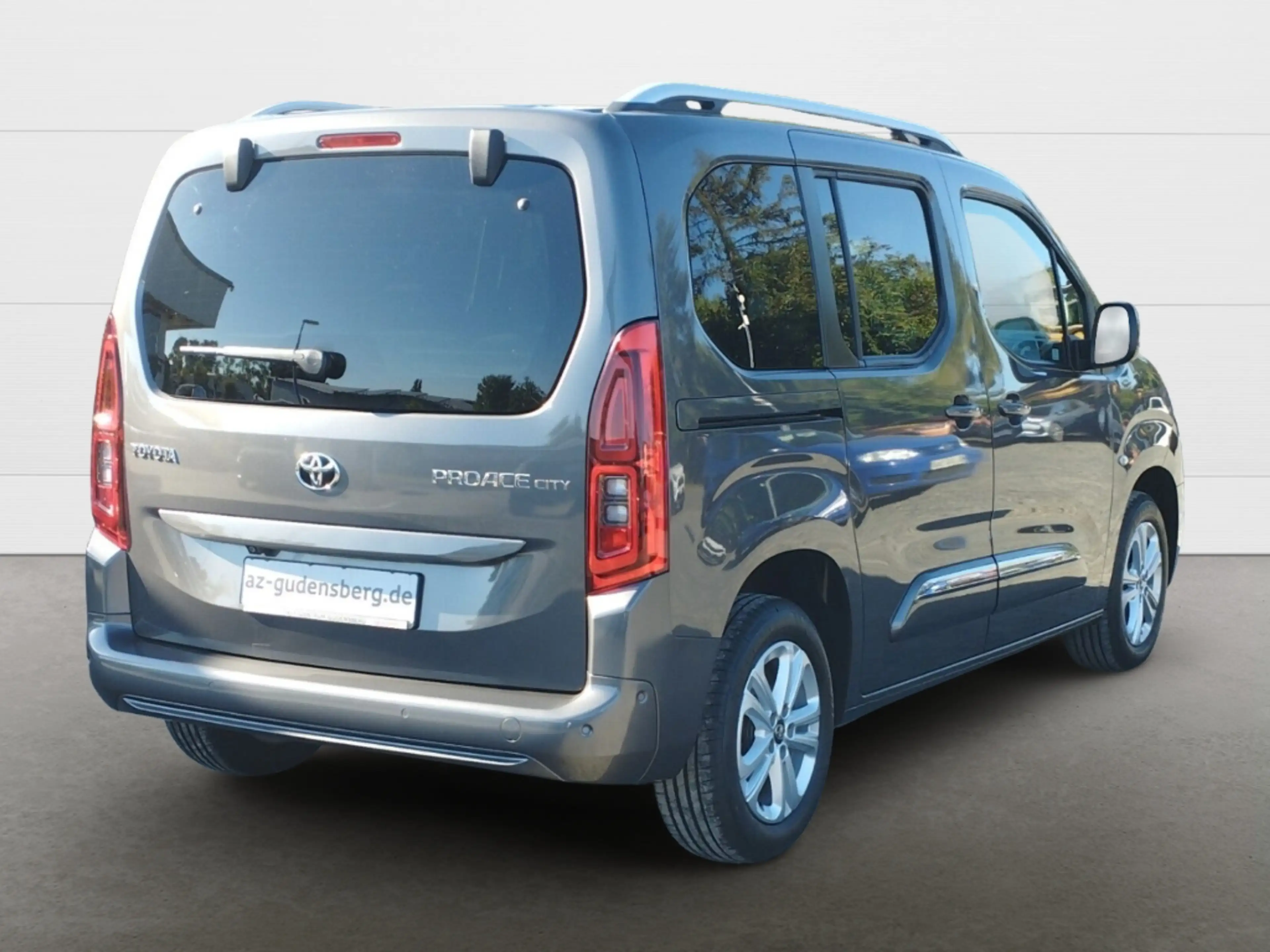 Toyota Proace City Verso Team Deutschland VERSO L1 5-TÜRIG, 1,2-L-TUR — photo 6