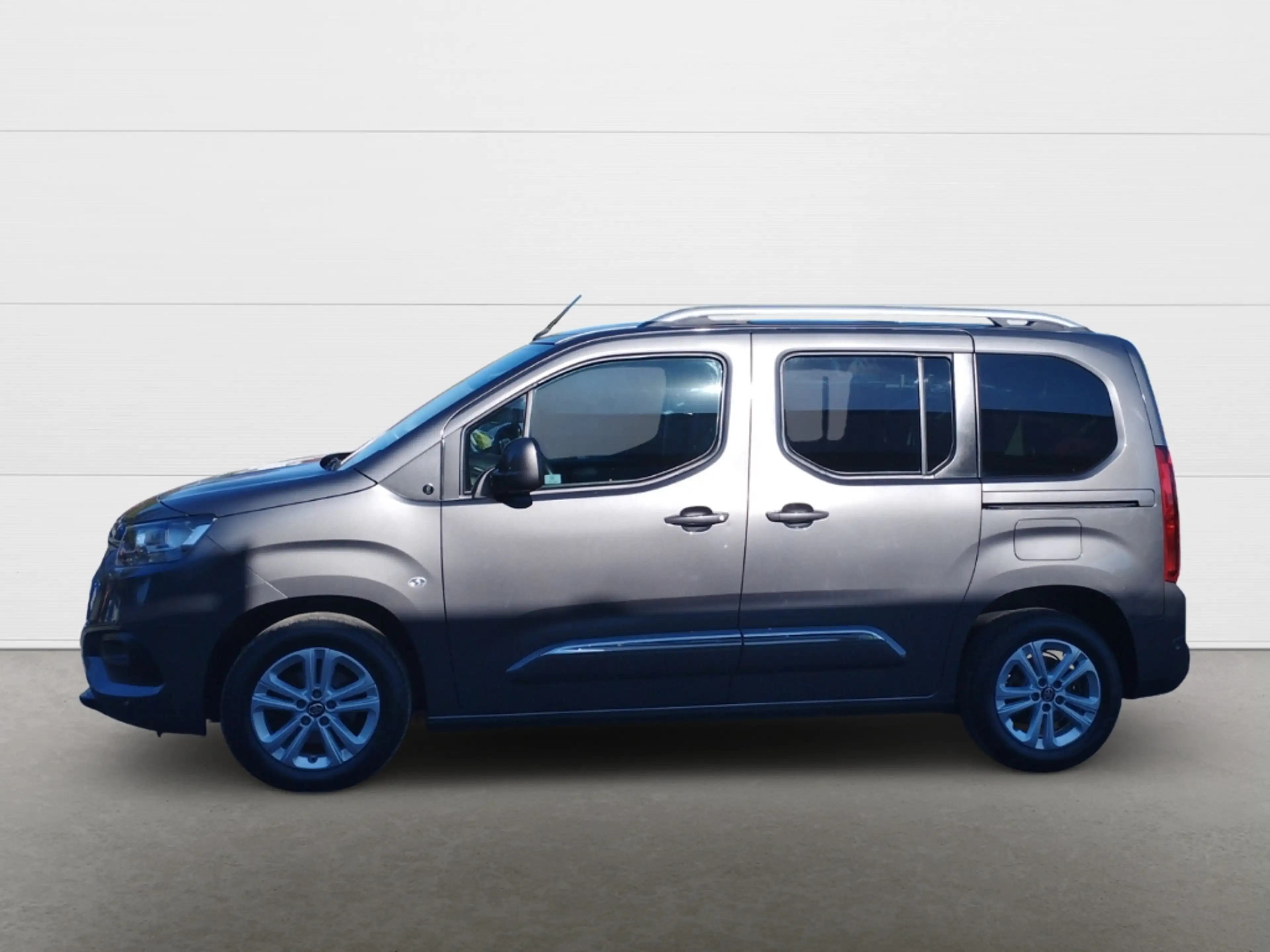 Toyota Proace City Verso Team Deutschland VERSO L1 5-TÜRIG, 1,2-L-TUR — photo 2