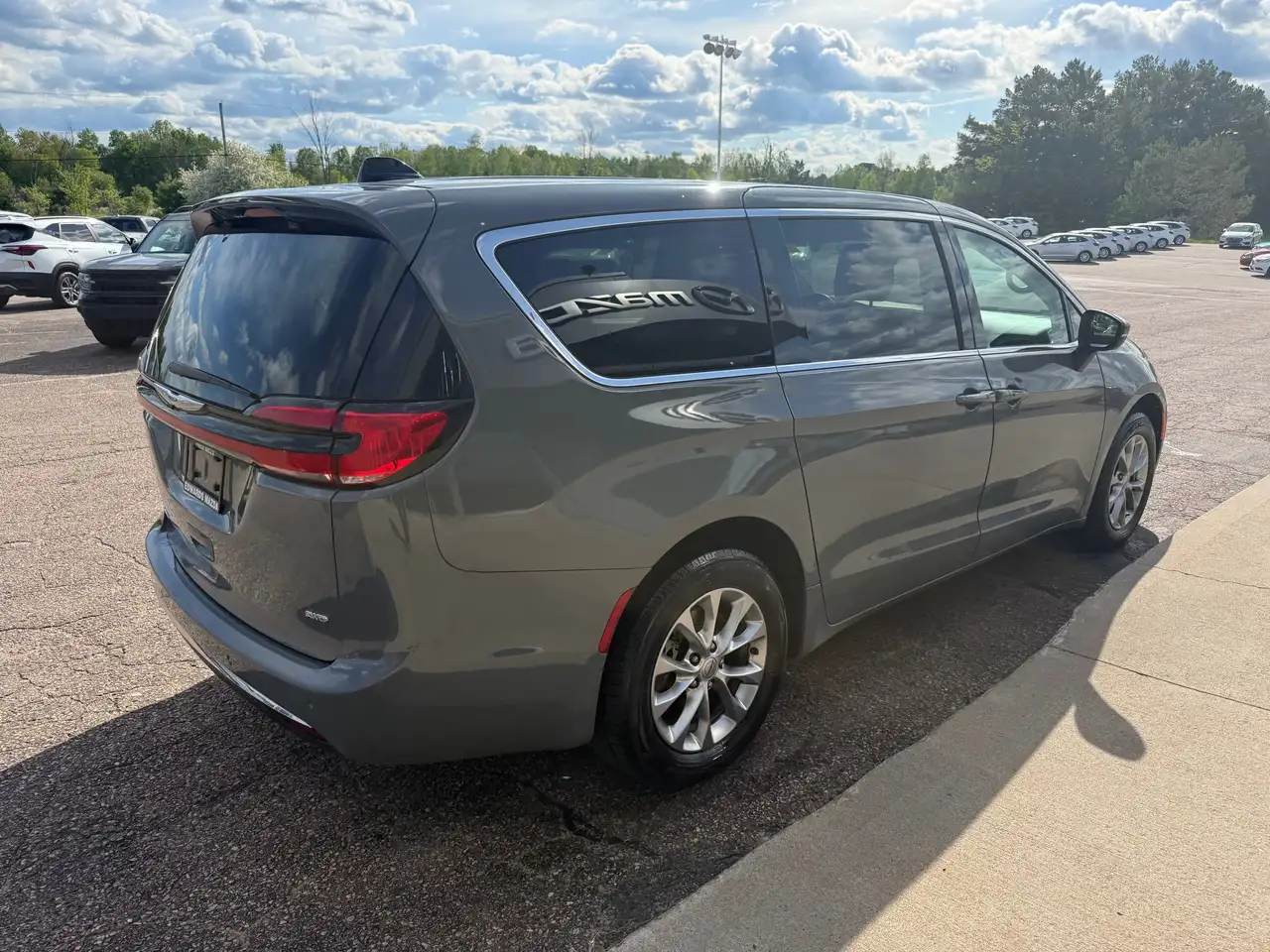 Chrysler Pacifica photo Chrysler Pacifica