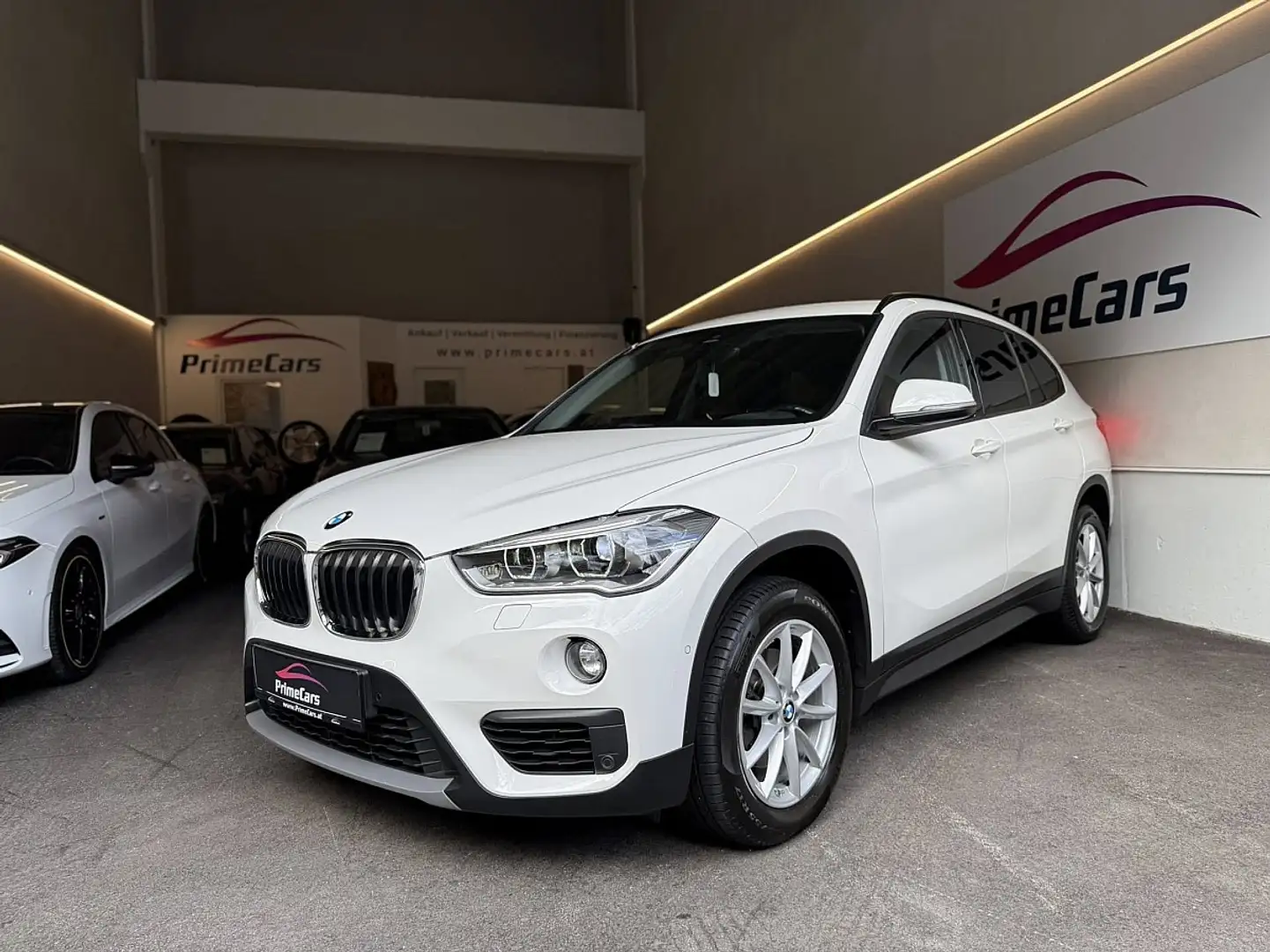 BMW X1 xDrive18d Advantage Aut./KAMERA/LED/SPORTSITZE/... Weiß - 1