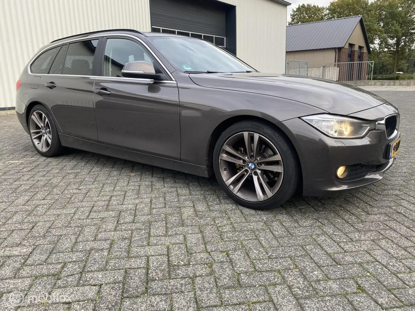 BMW 320 3-serie Touring 320d EfficientDynamics Edition Braun - 1