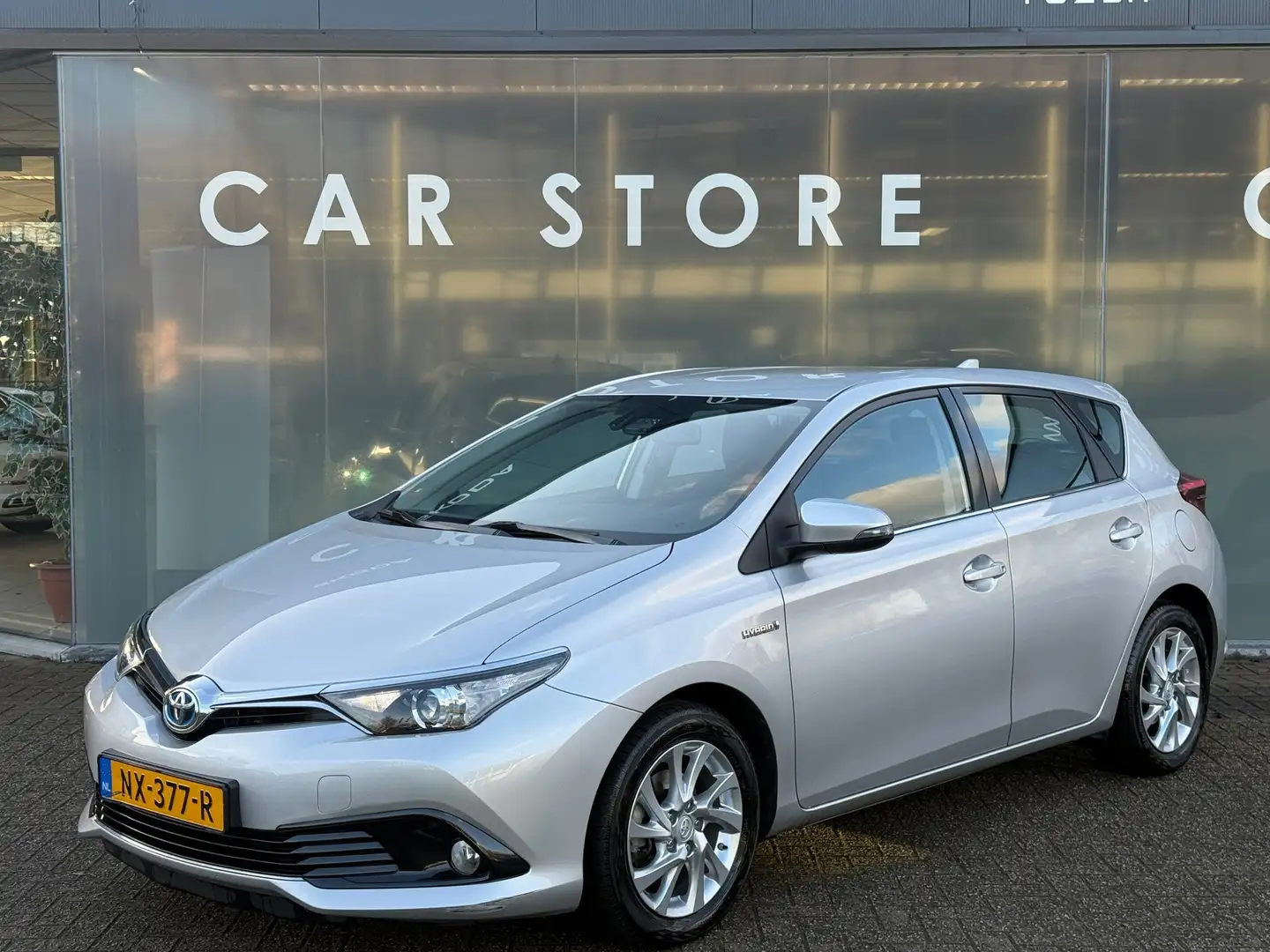Toyota Auris 1.8 Hybrid Lease Dealer Onderhouden Grijs - 1