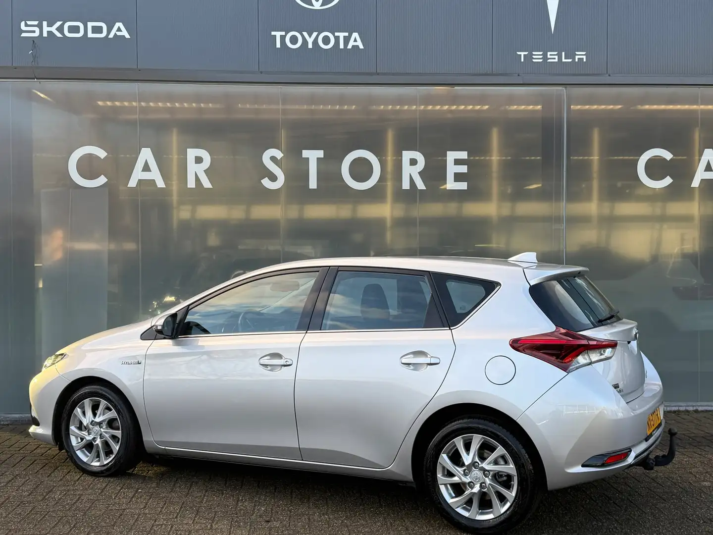 Toyota Auris 1.8 Hybrid Lease Dealer Onderhouden Grijs - 2