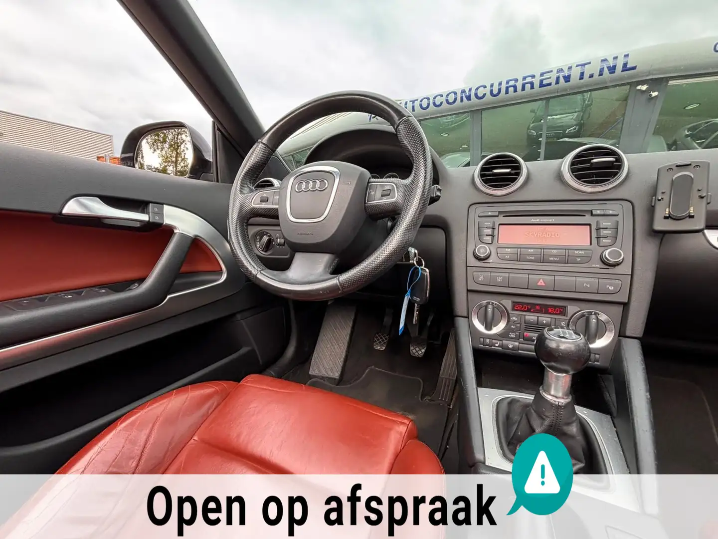Audi A3 Cabriolet 1.8 TFSI Attraction, Leder, Xenon, Stoel Zwart - 2