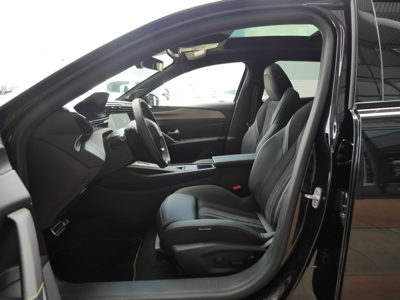 Peugeot 408 e-408 GT 58 kWh | Stoel en stuurverwarming | Panor — photo 8