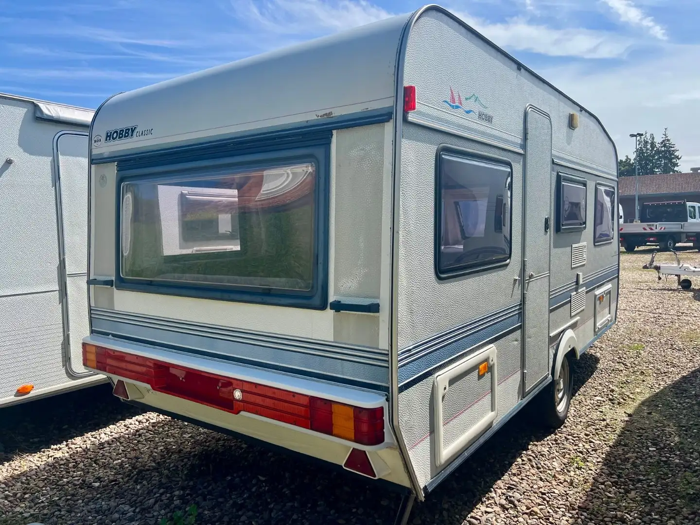 Hobby 495 UB / Festbett Weiß - 1