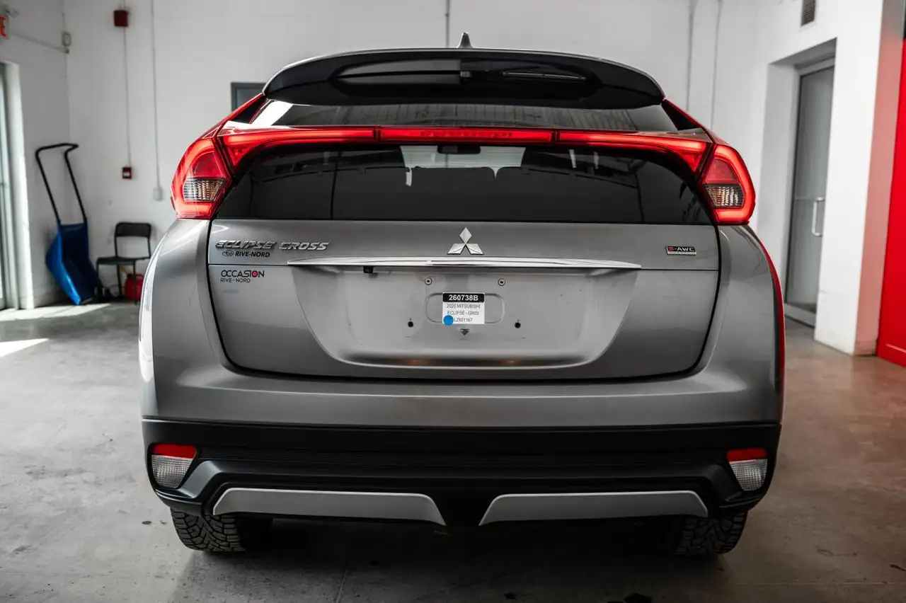 Mitsubishi Eclipse Cross снимка Mitsubishi Eclipse Cross