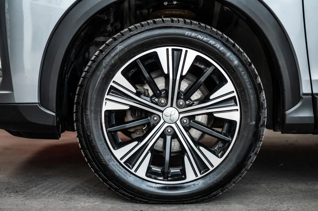 Mitsubishi Eclipse Cross снимка Mitsubishi Eclipse Cross