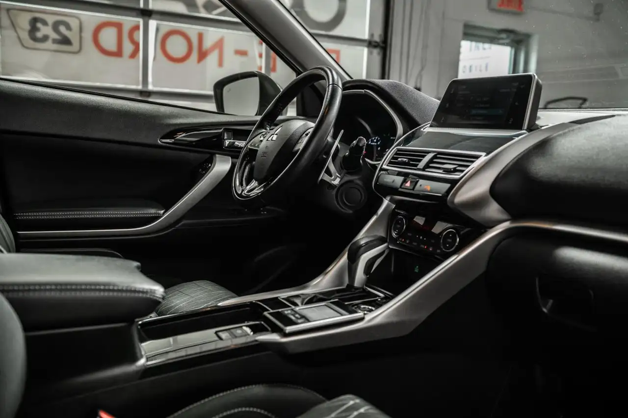 Mitsubishi Eclipse Cross снимка Mitsubishi Eclipse Cross