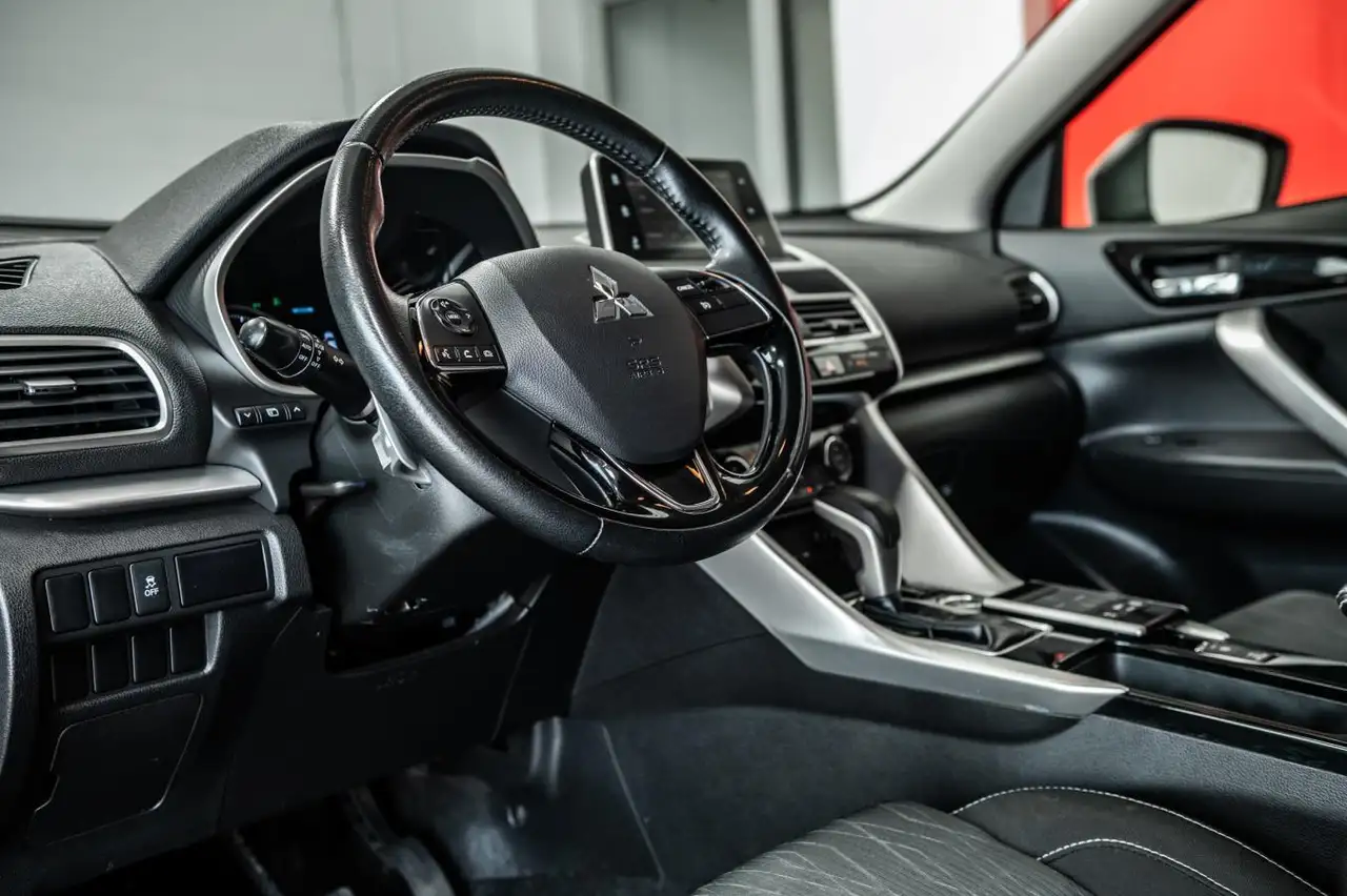 Mitsubishi Eclipse Cross снимка Mitsubishi Eclipse Cross